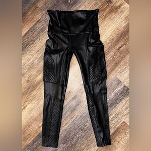 SPANX Classic Black Leggings leathery look